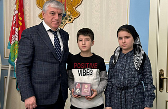 Yusup Umavov honors families of servicemen fallen in special military operation 